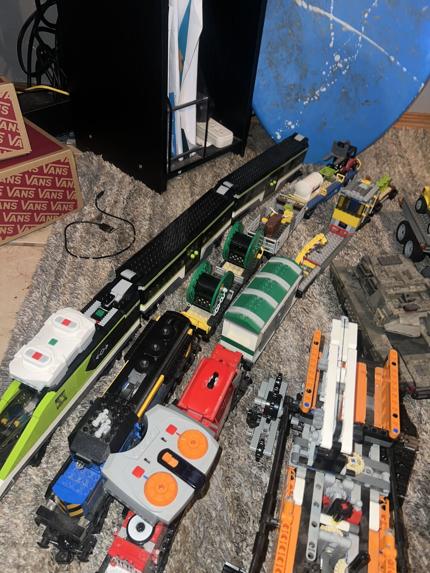 Massive LEGO Collection – Trains, Technic, Creator, City & Discontinued Sets (70%+ Complete w/ Instr