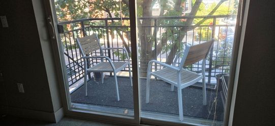 Free patio chairs (2x)