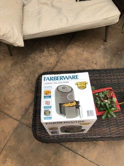 Compact oil-less fryer