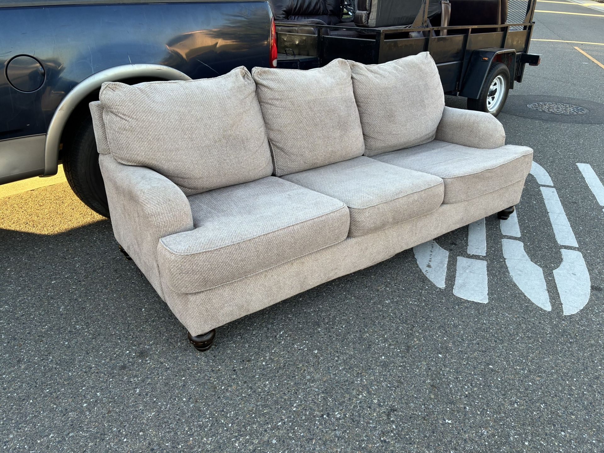 Comfy 3-Seater Couch β Neutral Beige Fabric