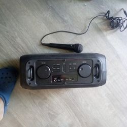 Bluetooth Speaker/Karaoke 