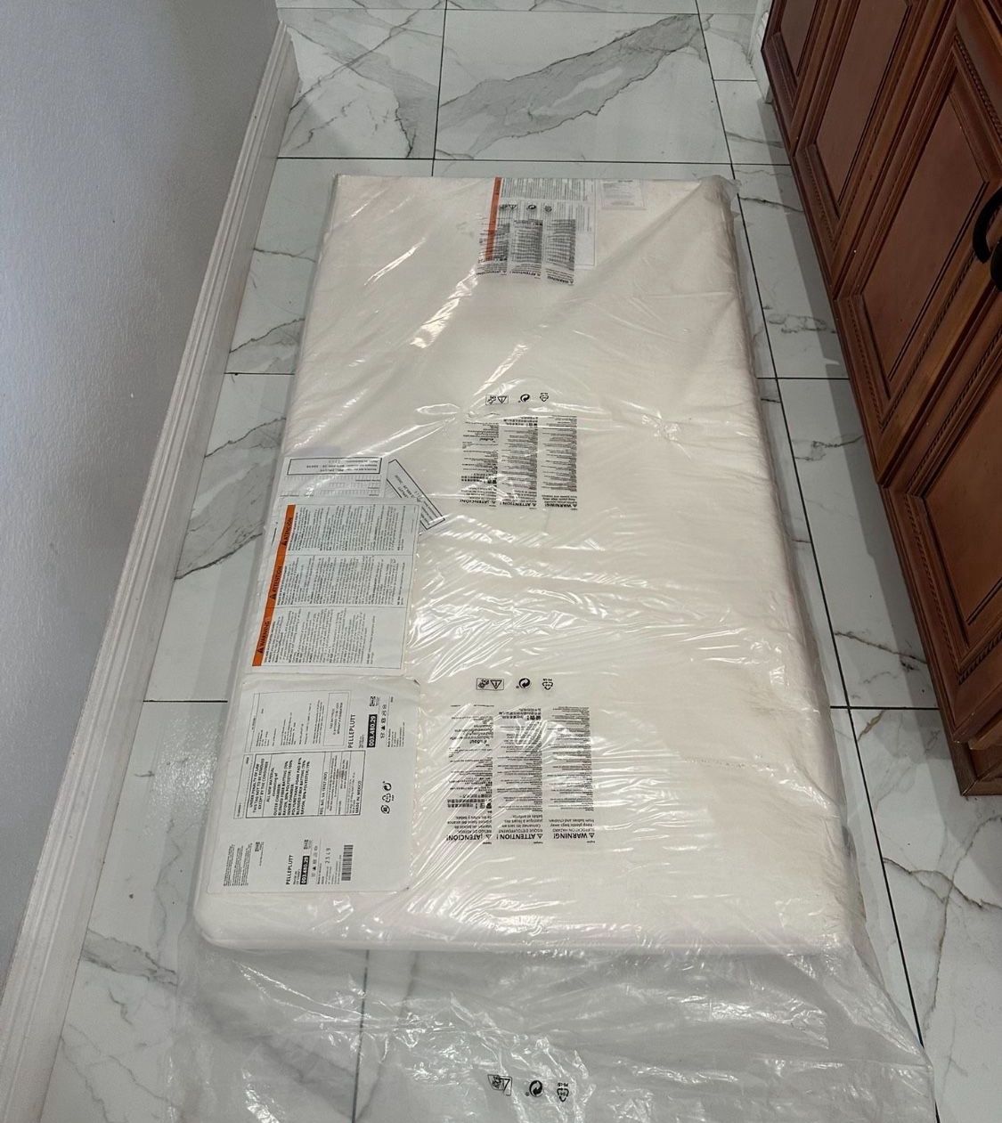 New Pocket spring mattress for crib, white, 27 1/2x52 "