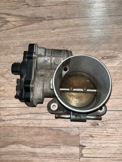 Throttle body for 03-06 Silverado,Tahoe