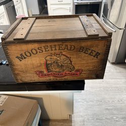 Moosehead Beer box
