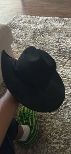 COWBOY HAT