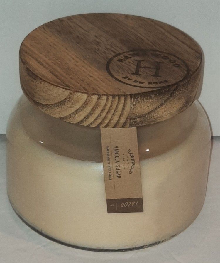 Hawkwood by DW Home Vanilla Sugar Hand Poured Scented Candle No. 20791
Burn Time = 61 hrs