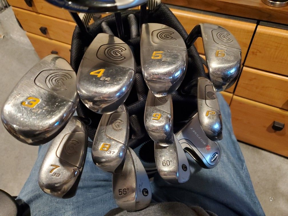 Complete Set of GOLF CLUBS