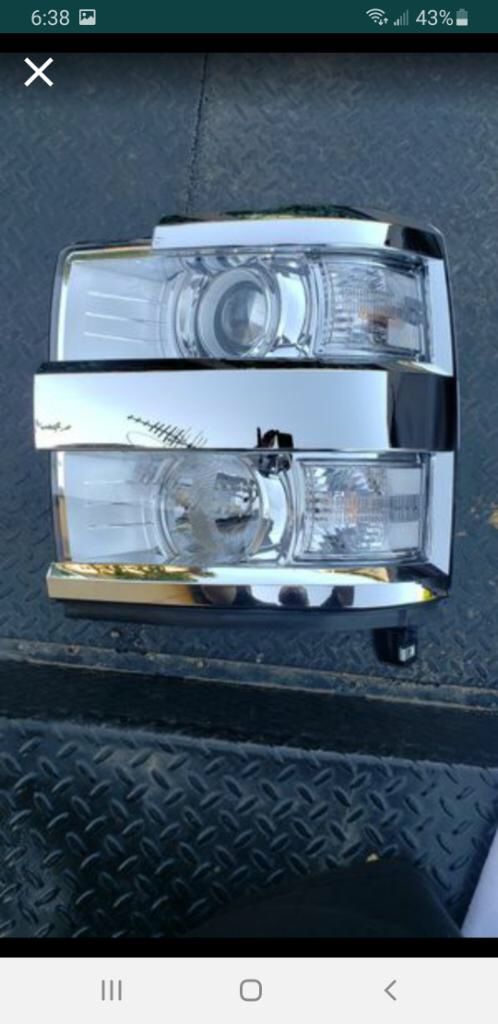 Chevrolet silverado 2500 Hd heavy duty driver side headlight