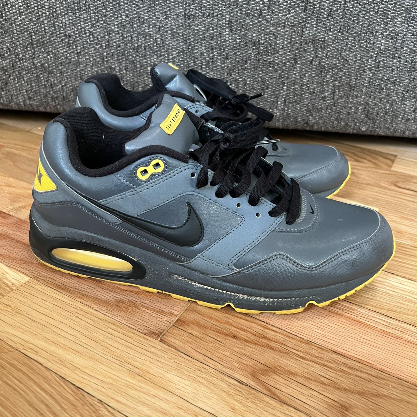 Nike air max live strong 2025
