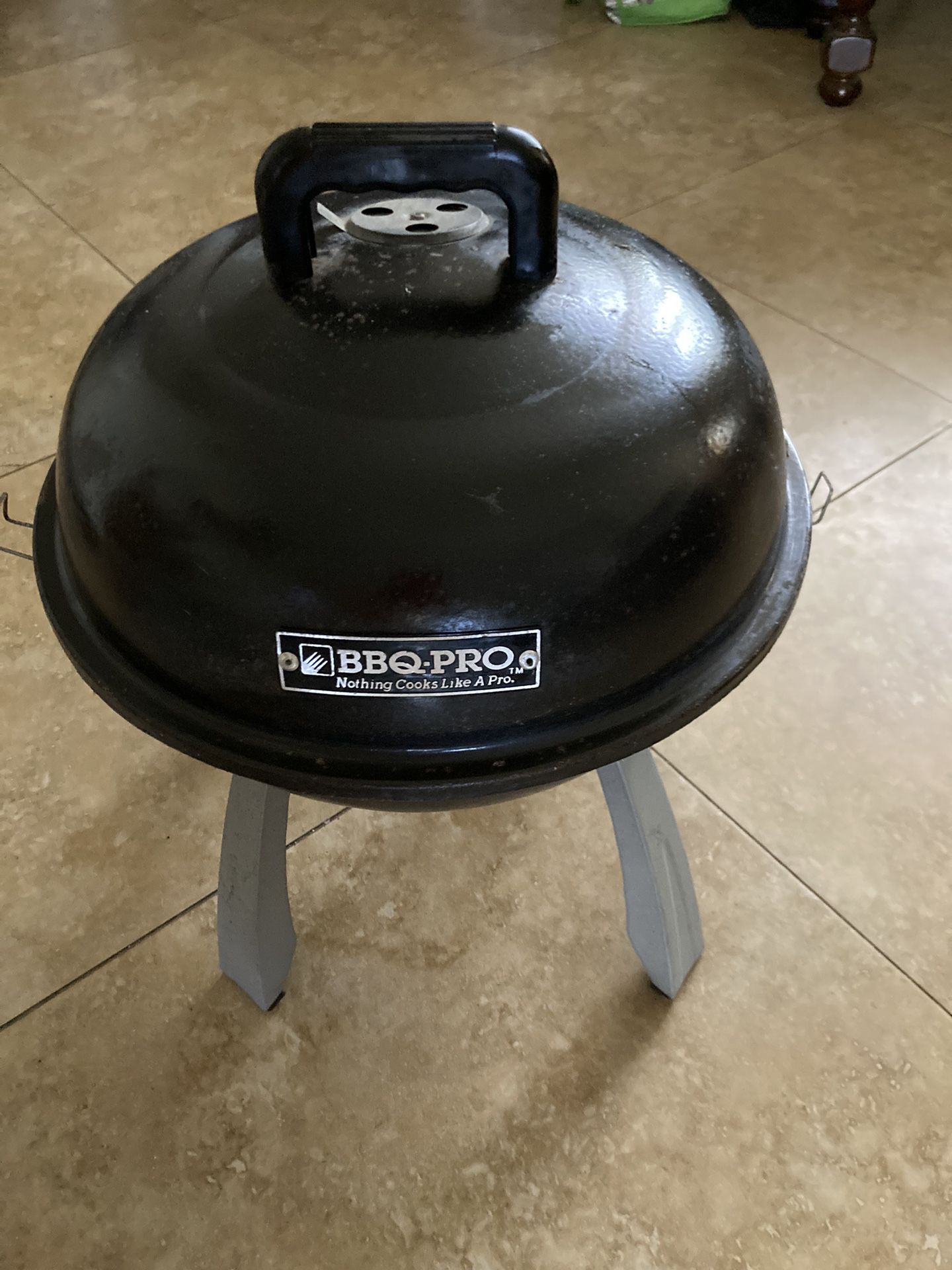 Small BBQ PRO Charcoal Grill 