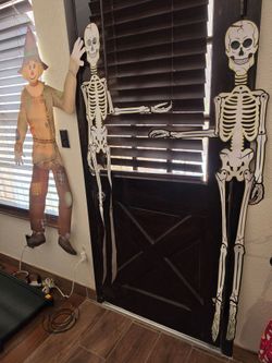 Halloween Decorations Bundle a lot of New and some used. pumpkins, scarecrow etc. Pickup, Cash Only, Scarecrow jointed paper 5ft tall, 2 -4ft tall pap