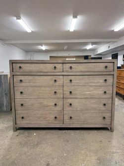 Slow Close Drawers / Heavy Well Made Natural Wood Color 10 Drawer Dresser Tons of Storage