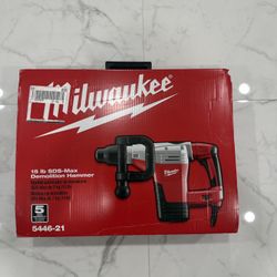 Milwaukee SDS-MAX Demolition Hammer