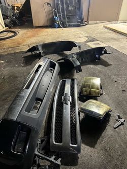 09 oem Silverado both fender hood bumper grill headlights fog lights