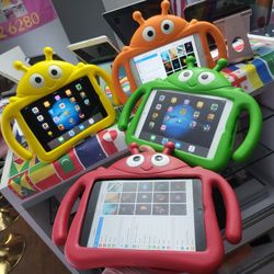 $55  2x$100 Ipad Cargadores. $70  2x$130 Ipad Cargadores Y Protectores Ipad Case Charger Included 