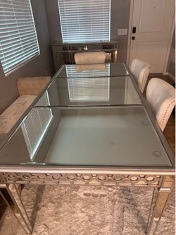 Elegant Mirrored Dining Table – Silver Hollywood Regency Style