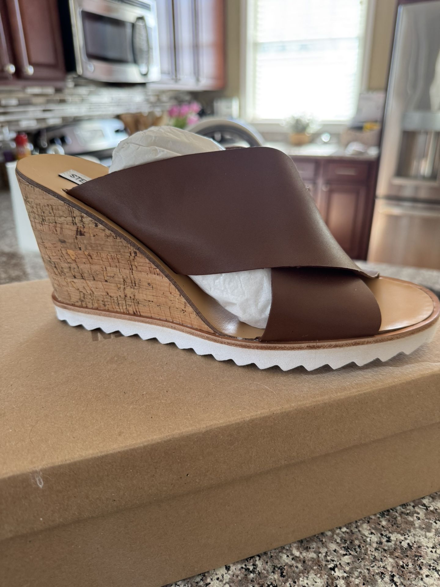BRAND NEW - Steve Madden Wedge Size 10