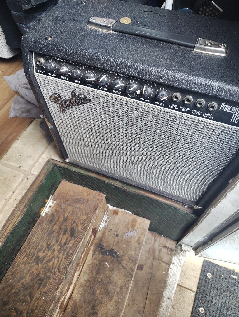 Fender Amplifier... Princeton 112