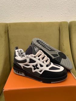 Lv stake gray and white