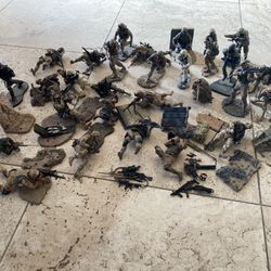 Preços baixos em McFarlane Call of Duty