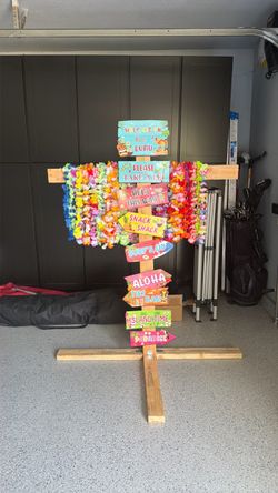 Free Lei Stand
