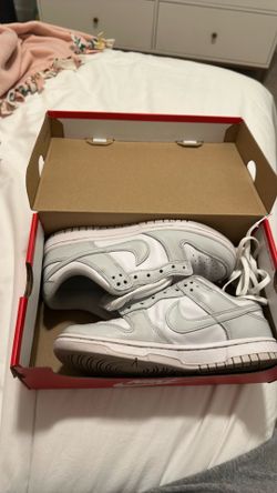 White/grey Nike dunks