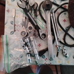 Several Different Kinds Of Car Tools 