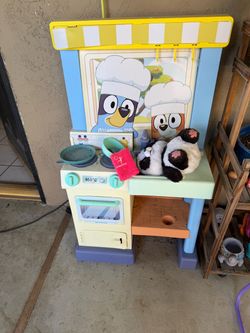 Bluey kitchen