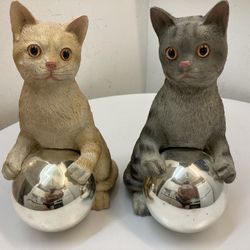 CAT STATUES 