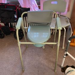 Bedside Commode With Drop Mat