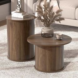 Set of 2 Round Nesting Coffee Tables for Living Room, Fluted Circle Walnut Wood Coffee and End Table Sets for Apartment, Small Spaces, Bedroom, Modern