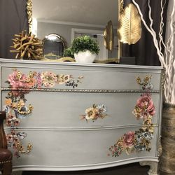 Very  Gorgeous Dresser with the mirror
