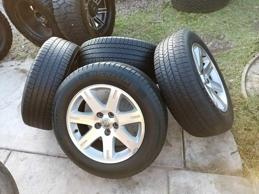 RIMS ORIGINAL CRYSLER 300 SIZE 215/65R17...5 LUGS FIT DODGE CHARGER DODGE MAGNUM DODGE AVANGER DODGE CHALLENGER