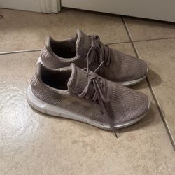 Adidas Women Size 10