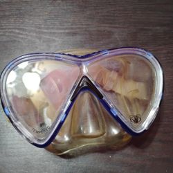 Body Glove Tempered Glass Snorkeling Goggles