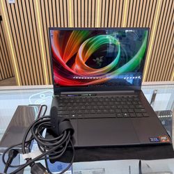 Amd Ryzeb A19 365 W/ Radeon 880m 1tb 16 Ram 