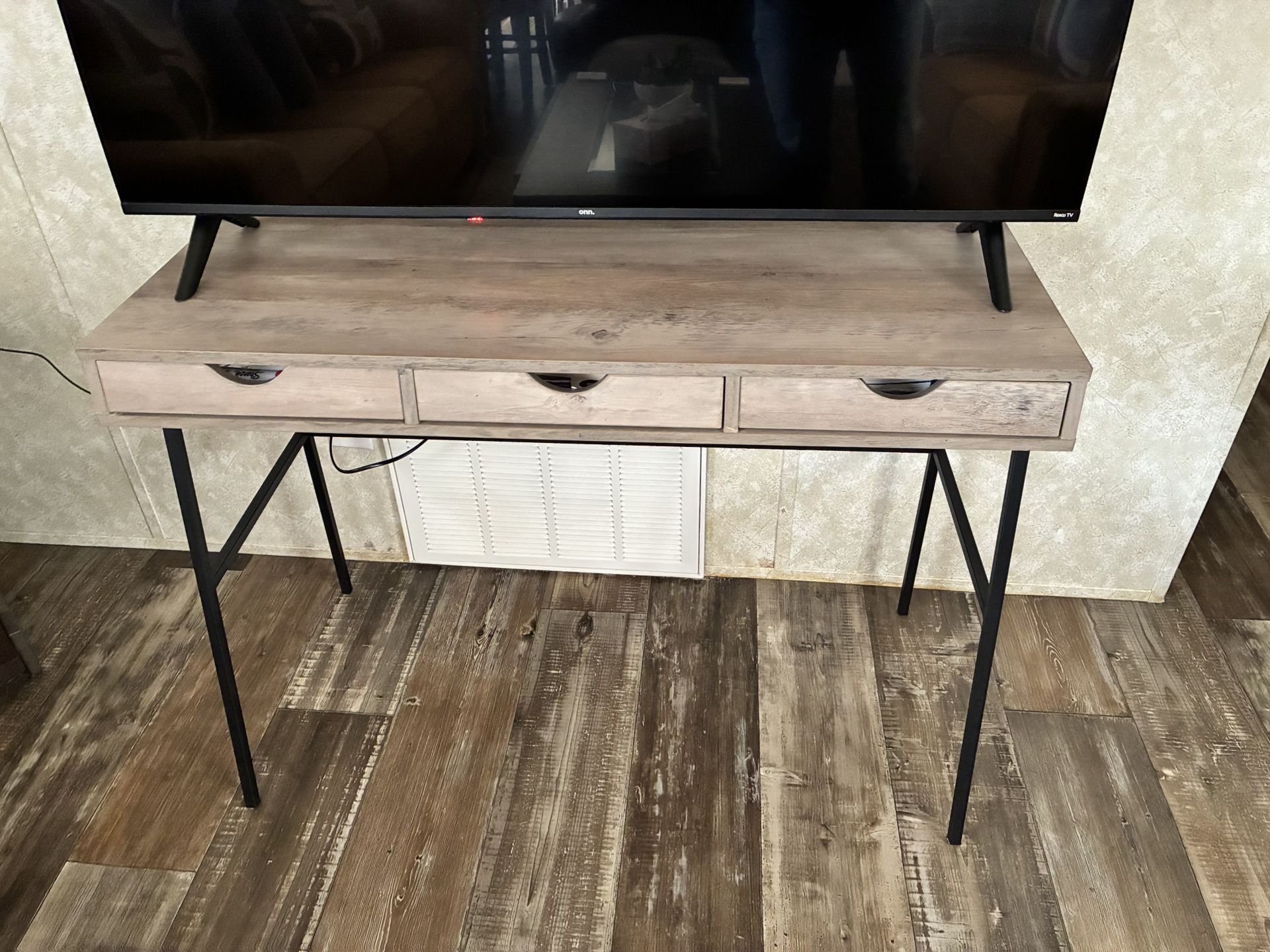 Desk/ TV Stand
