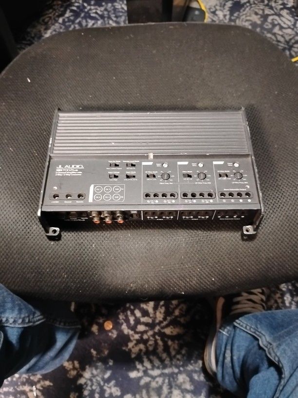 JL AUDIO XD700/5v2 5 CHANNEL AMP