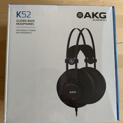 K52 Closed Back Headphones 