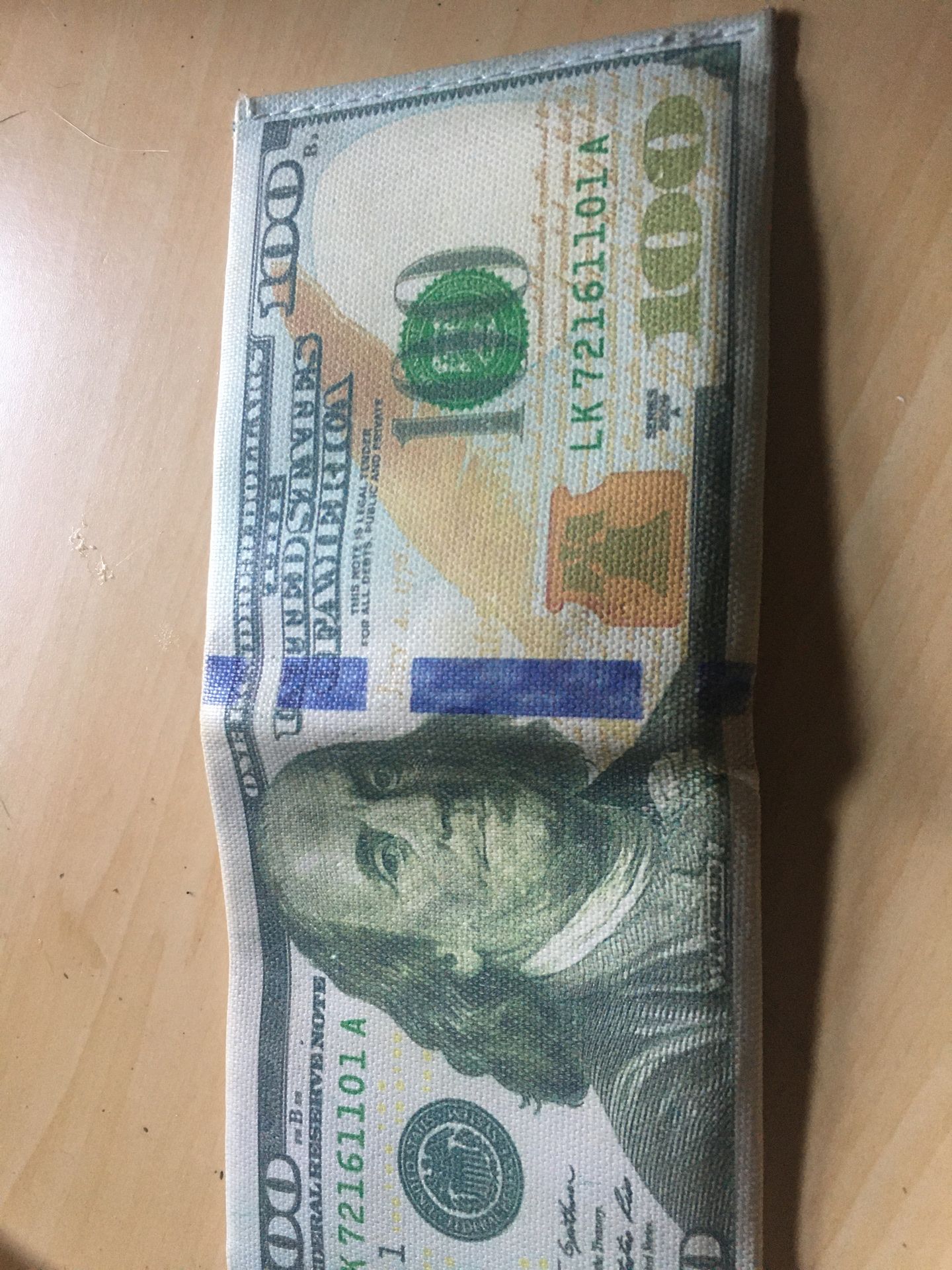 100 dollar bill wallet
