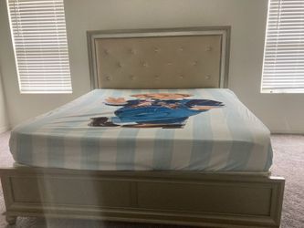 Bedroom set