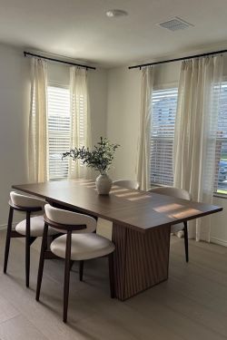 Modern Dining table set x 4 chairs