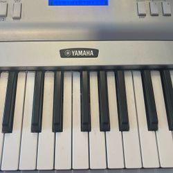 Yamaha Portable Grand Piano Dgx – 230