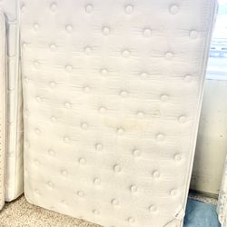 Queen Mattress And Box Spring 