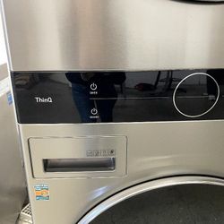 LG WASHTOWER STACKED SMART LAUNDRY CENTER