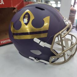 Helmet Riddell.