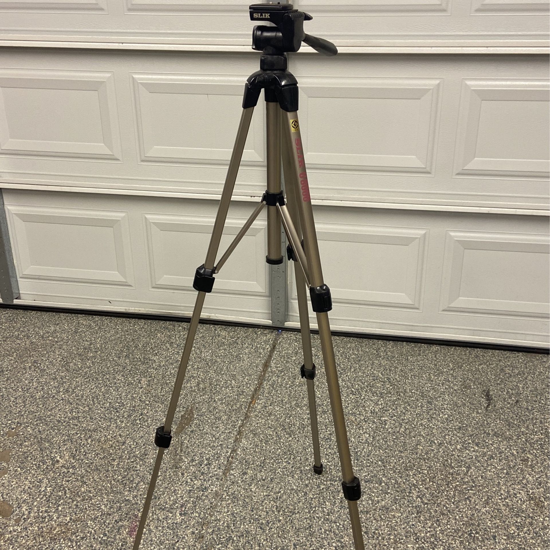 Slick tripod
