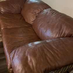 BROWN LEATHER COUCH SET 