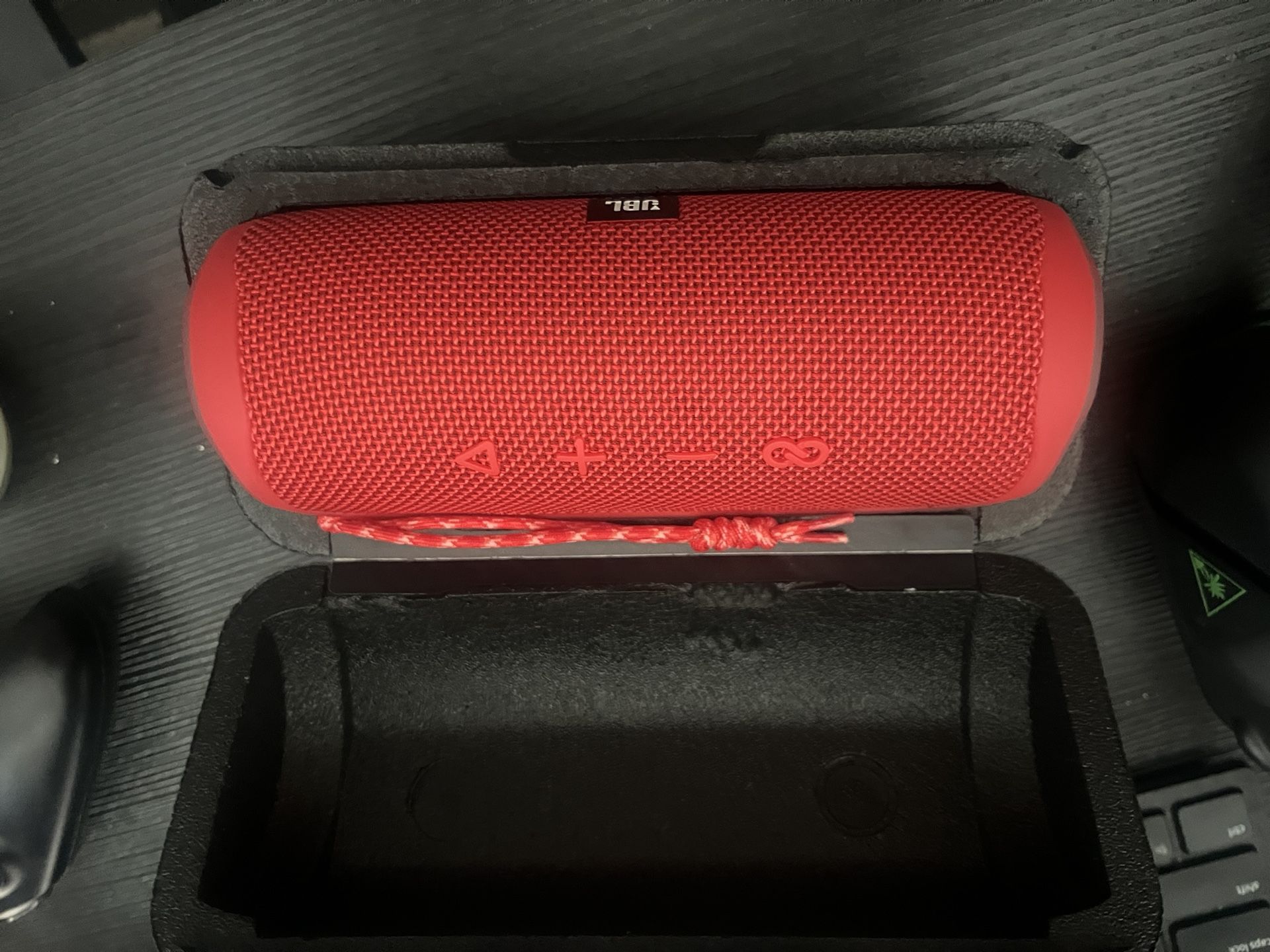 JBL Flip 5; Never Used