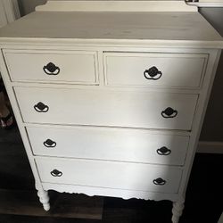 Old Dresser